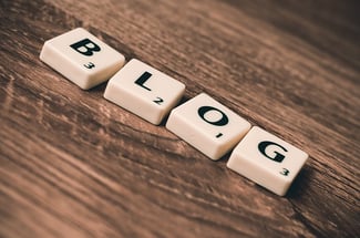 ¿Qué es mejor un blog o una página web? - Featured Image