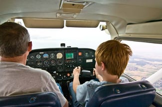 3 Tips Every School Needs to Know to Attract more Student Pilots - Featured Image